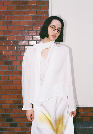 Ruffled collar Long sleeves